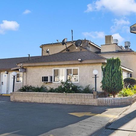 Holly Park Motel Near Lax Lennox Dış mekan fotoğraf
